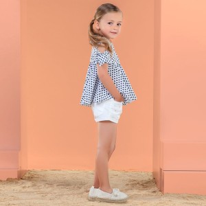 Szorty Mayoral z aplikacją dla dziewczynki